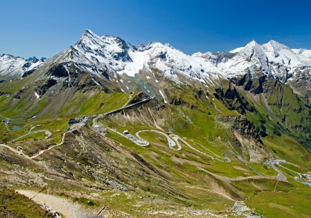     Carretera alpina del Grossglockner en la región del SalzburgerLand 